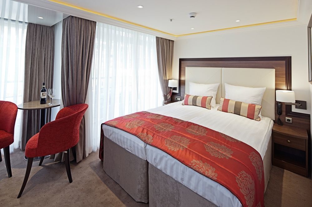 Hotel Knm Ms Switzerland II - Frankfurt Francoforte sul Meno Esterno foto
