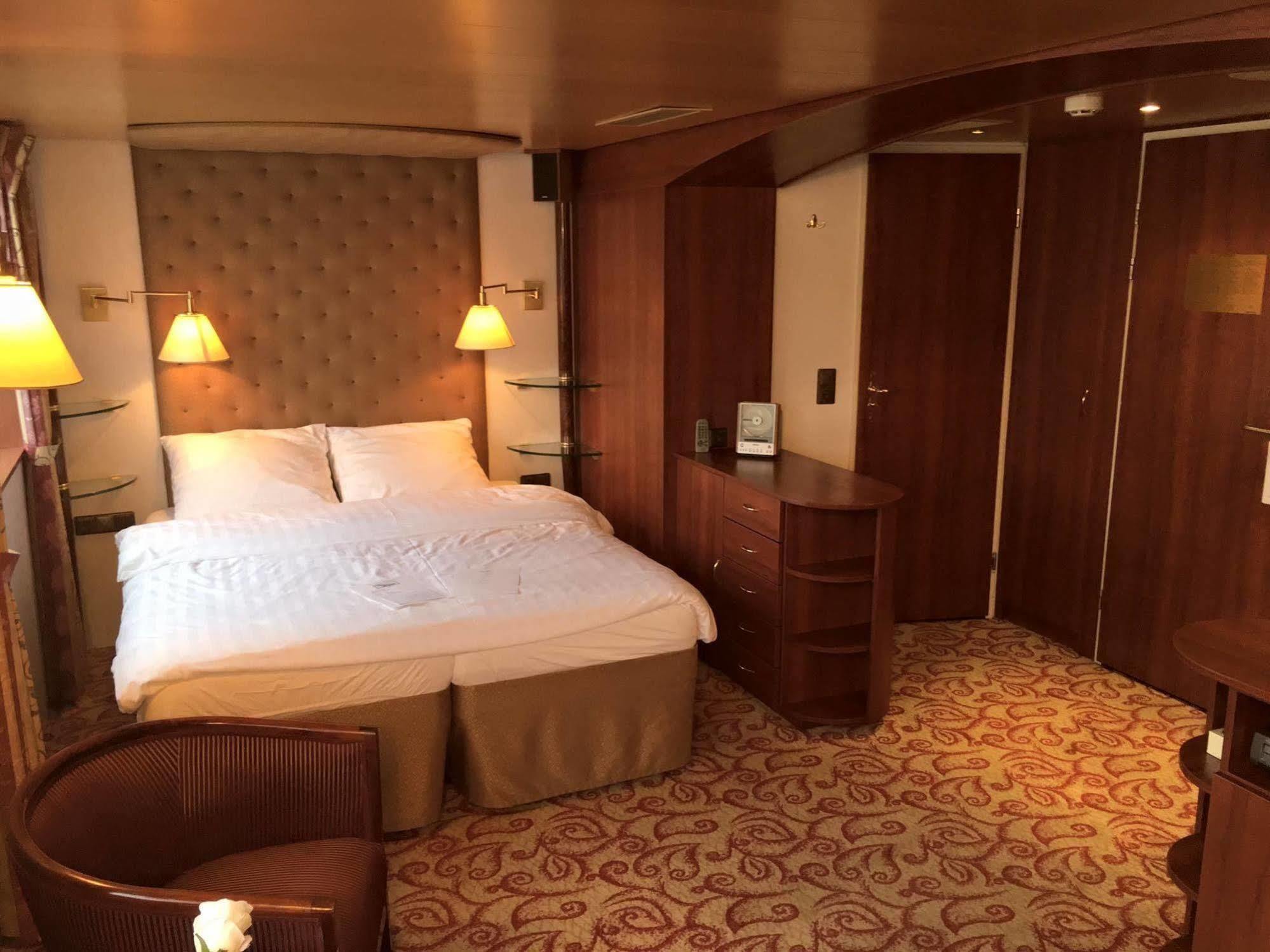 Hotel Knm Ms Switzerland II - Frankfurt Francoforte sul Meno Esterno foto